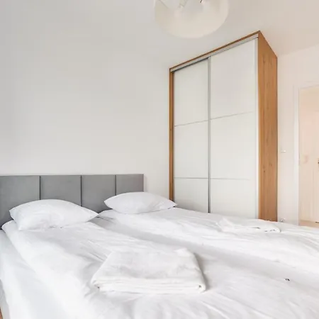 Krolewskie Kamieniczki, Sun & Snow *