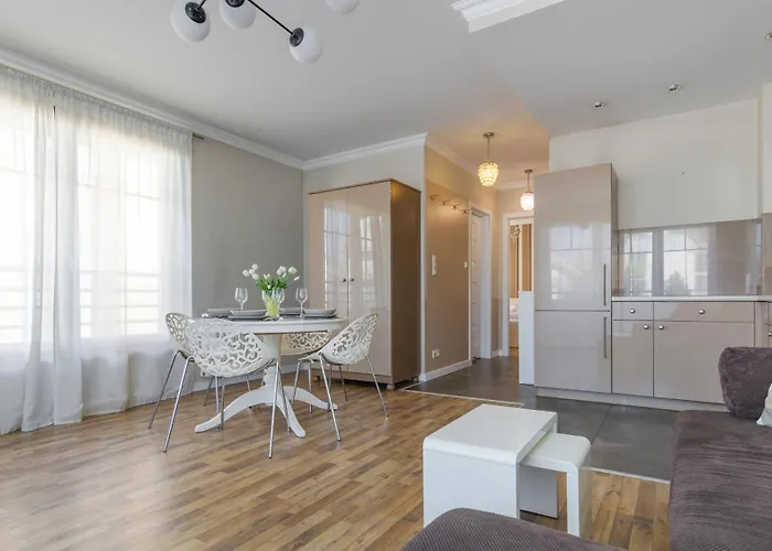 Krolewskie Kamieniczki, Sun & Snow